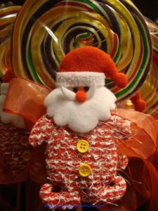 Knitted-Santa-ornament-made-of-white-and-red-colour