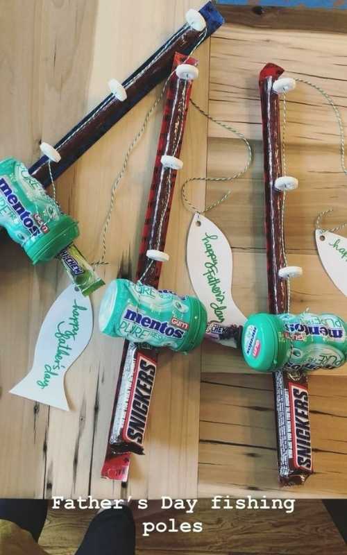 Fishing-poles-made-with-paper-rod-and-candy.