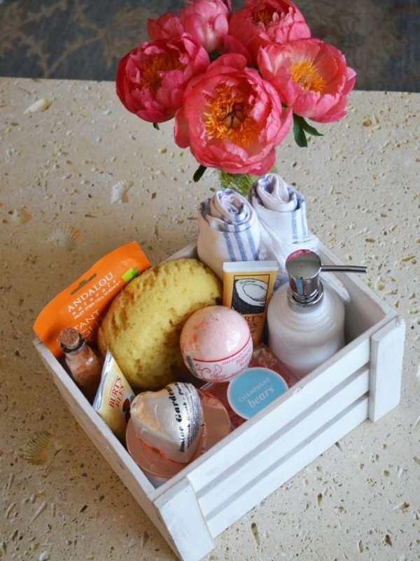 Box-containing-spa-articles.