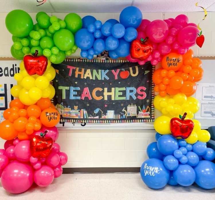 Balloon-arch-made-of-different-colors-of-balloon-round-a-board-written-thank-you-teachers-in-creative-teascher's-day-decoration-ideas-for-classrooms.