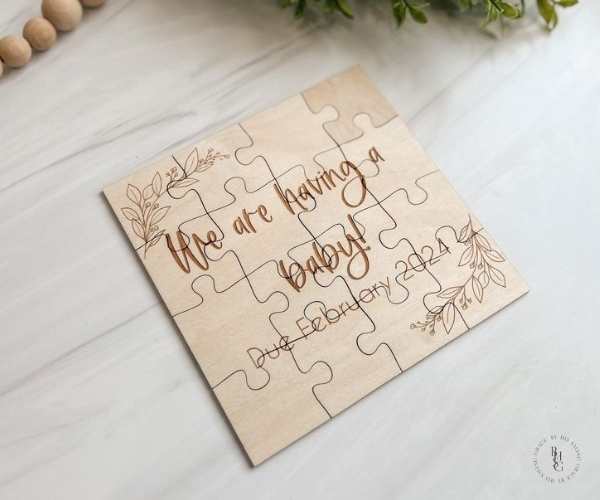 Puzzle-written-we-are-having-a-baby.