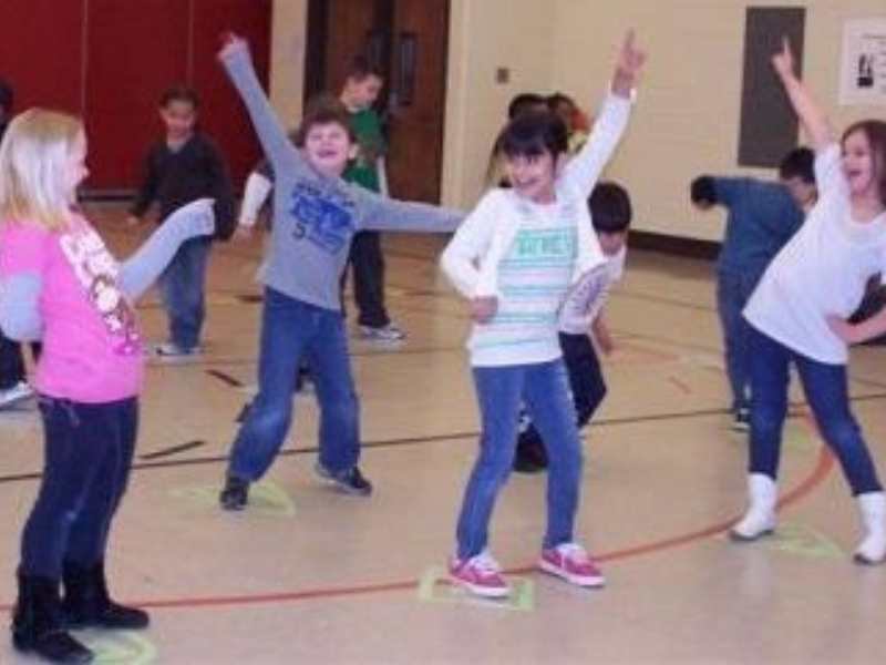 Kids-having-a-freeze-dance-in-fun-4th-of-july-games-your-family-will-love.