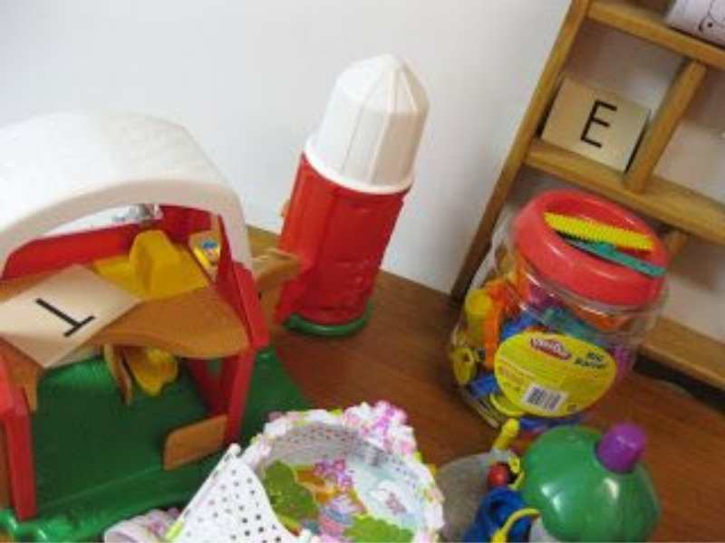 Letter-e-hidden-in-cupboard-while-t-is-on-the-table-in-low-prep-homeschooling-activities-for-busy-moms.