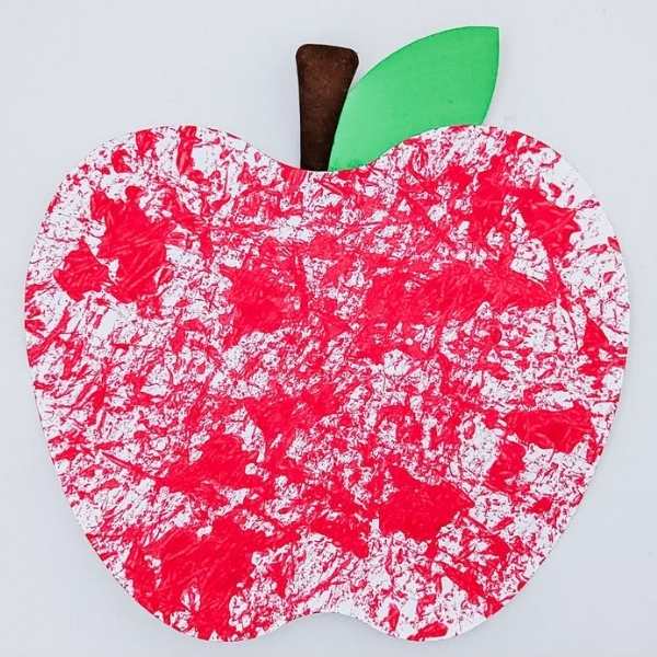 Marble-paint-apple-craft-in-apple-crafts-for-kids.
