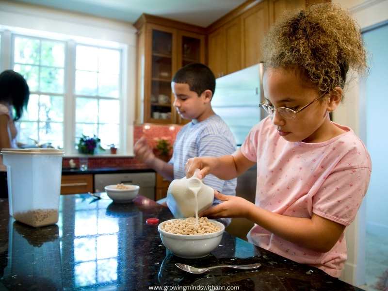 Mother-and-kids-cooking-together.