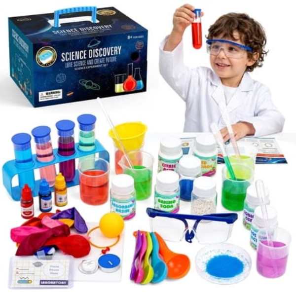 Child-experimenting-with-science-experiment-kit-