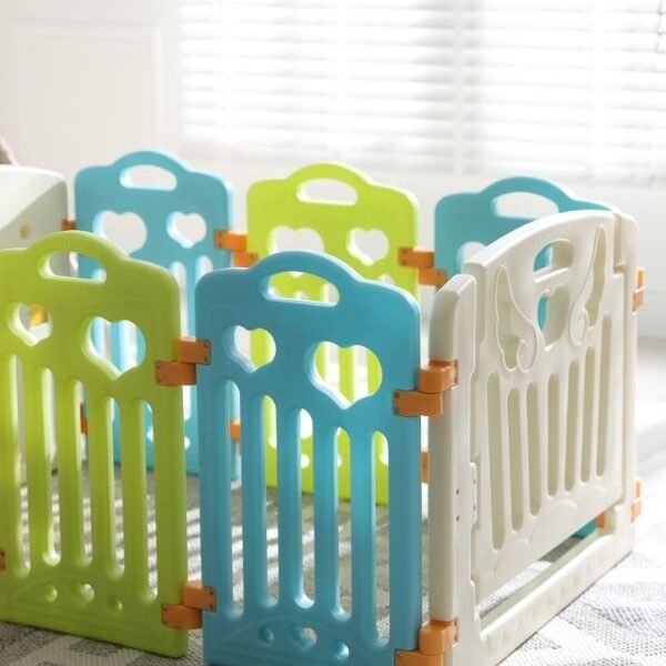 Plastic-baby-playpen-in-baby-playpen-ideas-for-babies-and-toddlers.