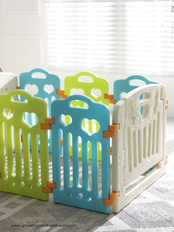 Plastic-baby-playpen-in-baby-playpen-ideas-for-babies-and-toddlers.