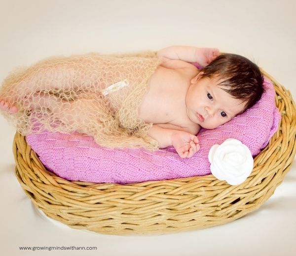 Baby-on-a-basket-in-baby-photoshoot-ideas-at-home.
