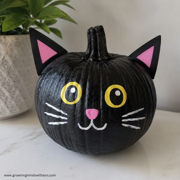 Black-cat-pumpkin-in-pumpkin-painting-ideas-for-kids.