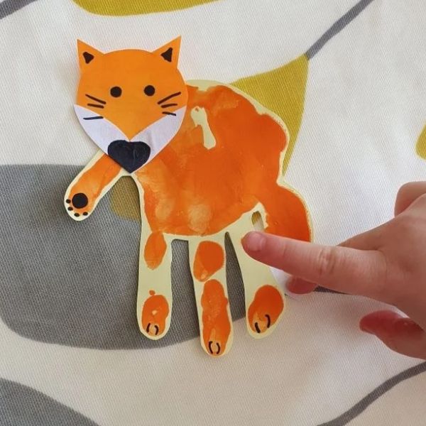 Handprint-fox-in-fall-handprint-crafts-for-toddlers-and-preschoolers.