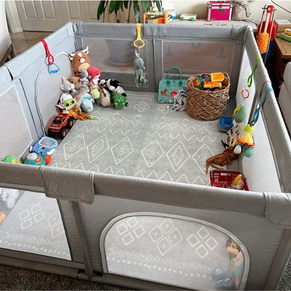 Baby-playpen-with-toys-inside-in-baby-playpen-ideas-for-babies-and-toddlers.