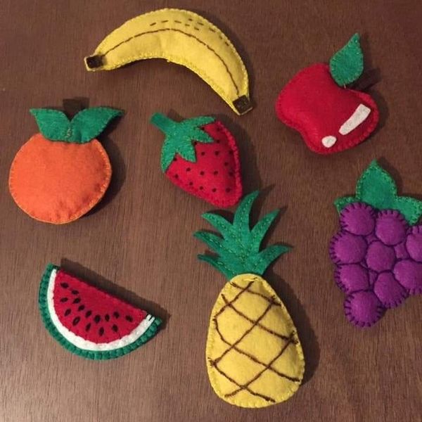 Banana-orange-apple-pineapple-watermelon-and-srawberry-felt-fruit-toys-in-DIY-felt-baby-toys-for-sensory-play.