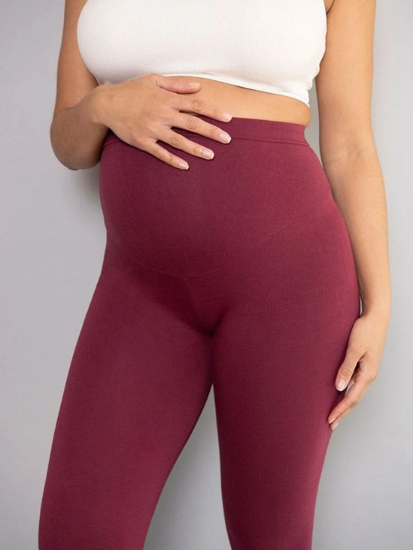 Burgundy-high-waisted-leggings.